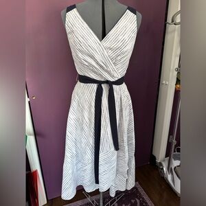 DKNY White and Navy Blue Striped Midi Dress Size 4